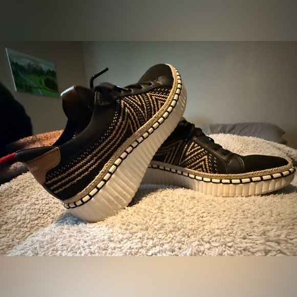 SKECHERS WILSHIRE BLVD BELLEVUE WOMEN'S CASUAL SHOE - Picture 4 of 5